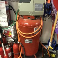 25 Gallon Air Compressor 