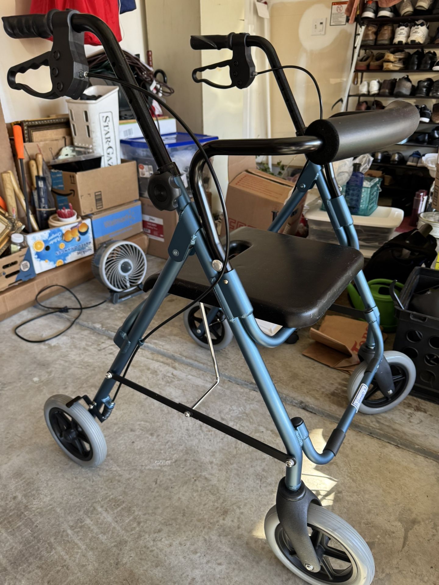Rollator Walking Aid and Rest