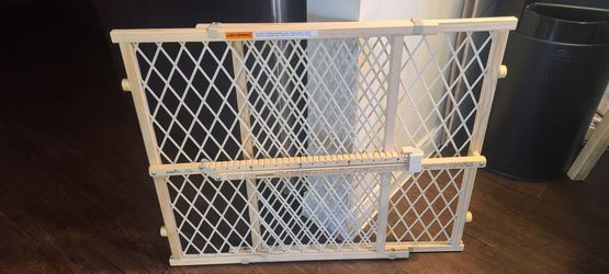 Door gate