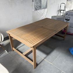 Outdoor Dining Extendable Table And Chairs