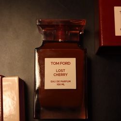 tom ford lost cherry cologne