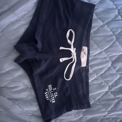 Low rise mini hollister shorts!!!!