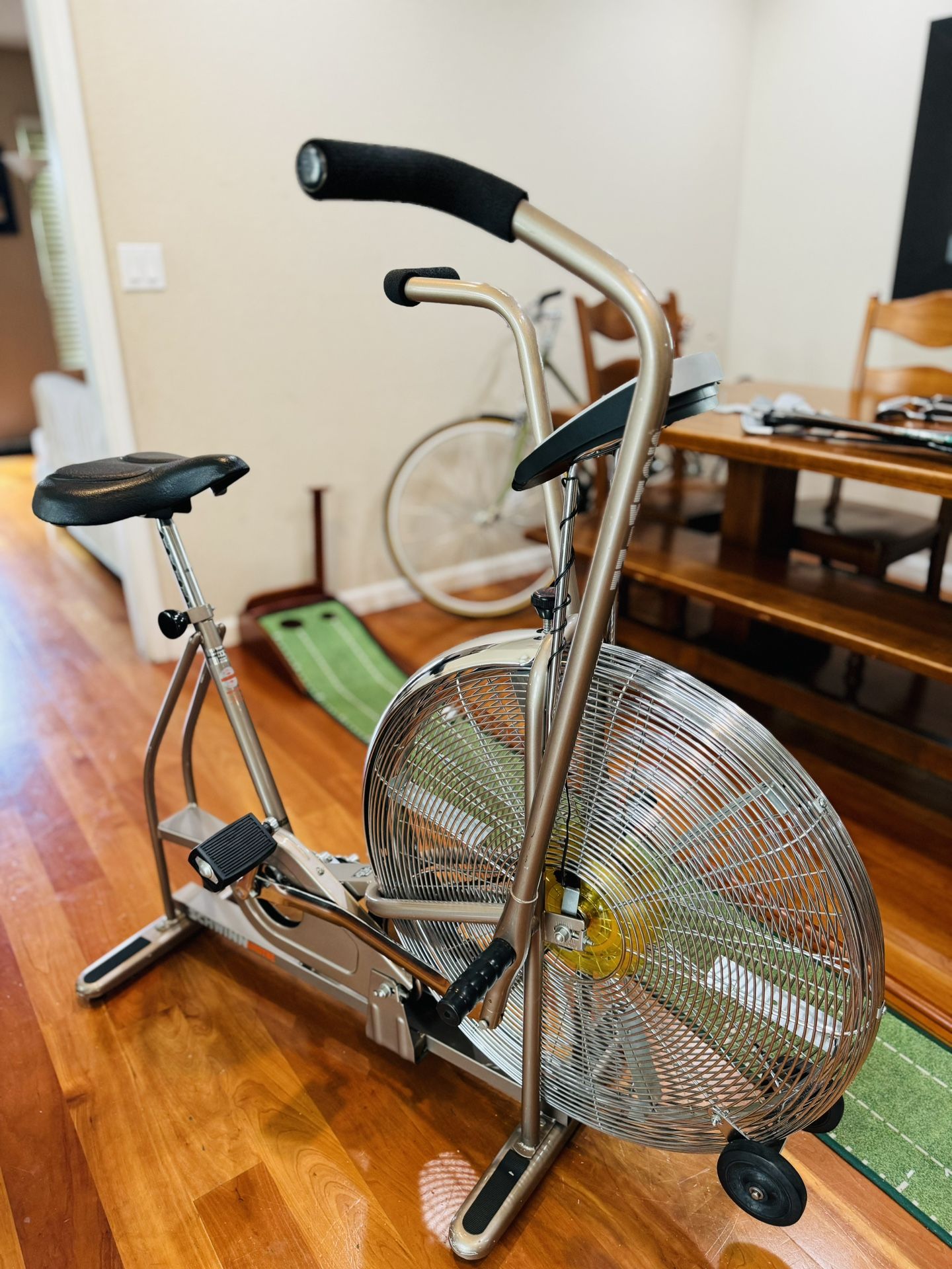 Schwinn Airdyne Dual Action Wind Resistance Exercise Fan Bike AD4 Upright