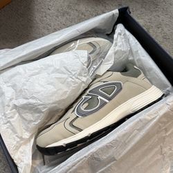 Christian Dior B30
