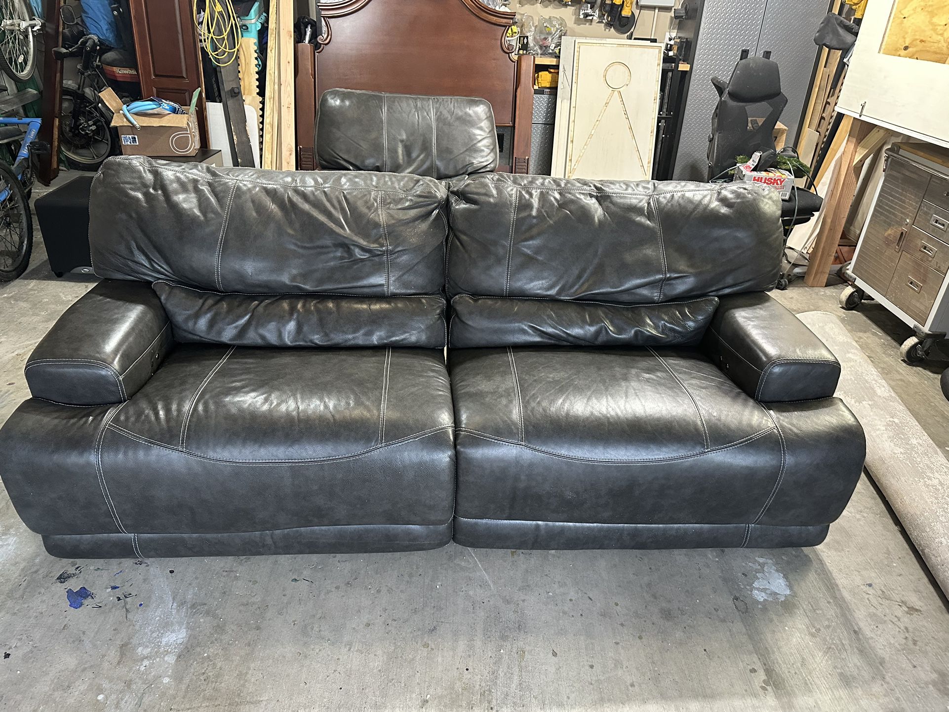 Star furniture Electric Couch And Manual Rocker