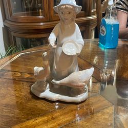 PORCEVAL Porcelain Figurine GIRL FEEDING DUCKS Made in Spain 11 x 6 3/4" Vintage