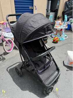 GRACO LIGHTWEIGHT STROLLER