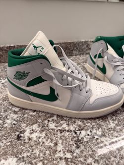 Jordan 1 Sneakers