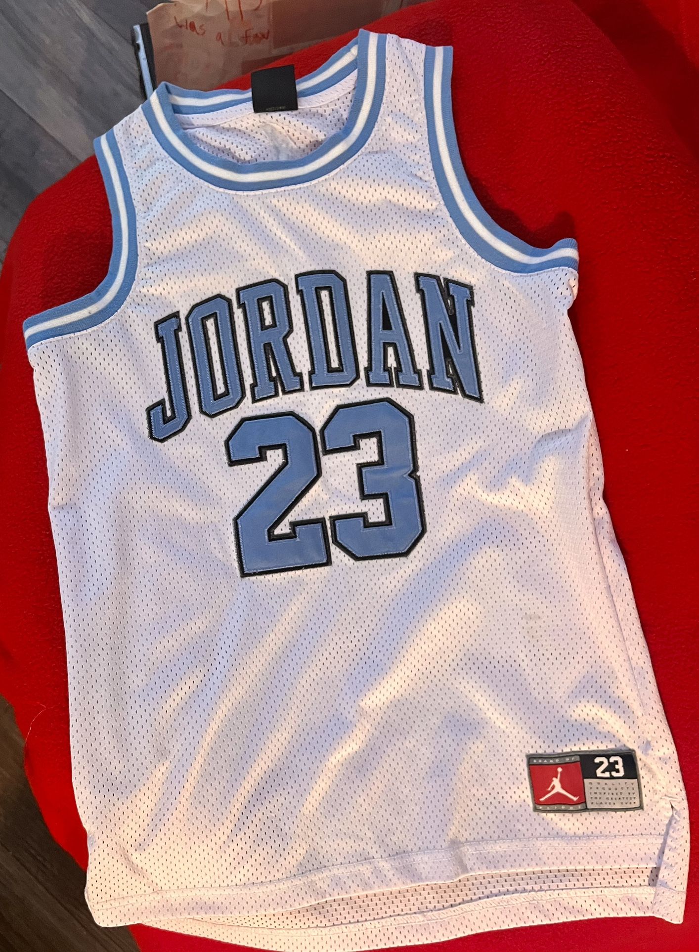 LIKE NEW-Michael Jordan UNC Youth Jersey (Size S)