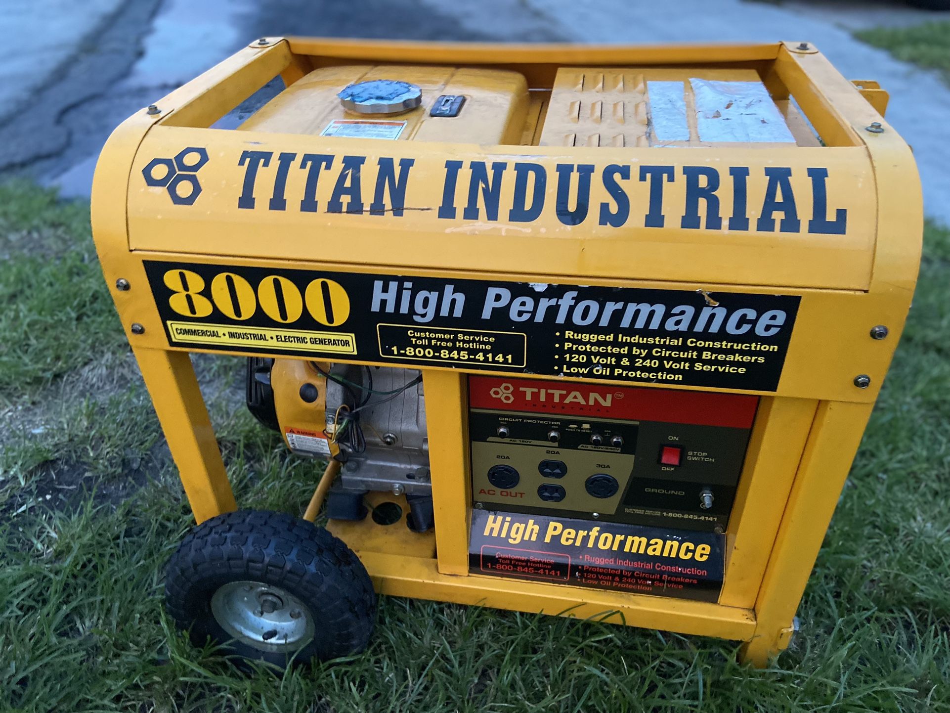 {{GENERATOR Brand: Titan Industrial}} ‼️‼️| 8,000 Watts (120 & 240V outlets) Starts On First Pull ‼️