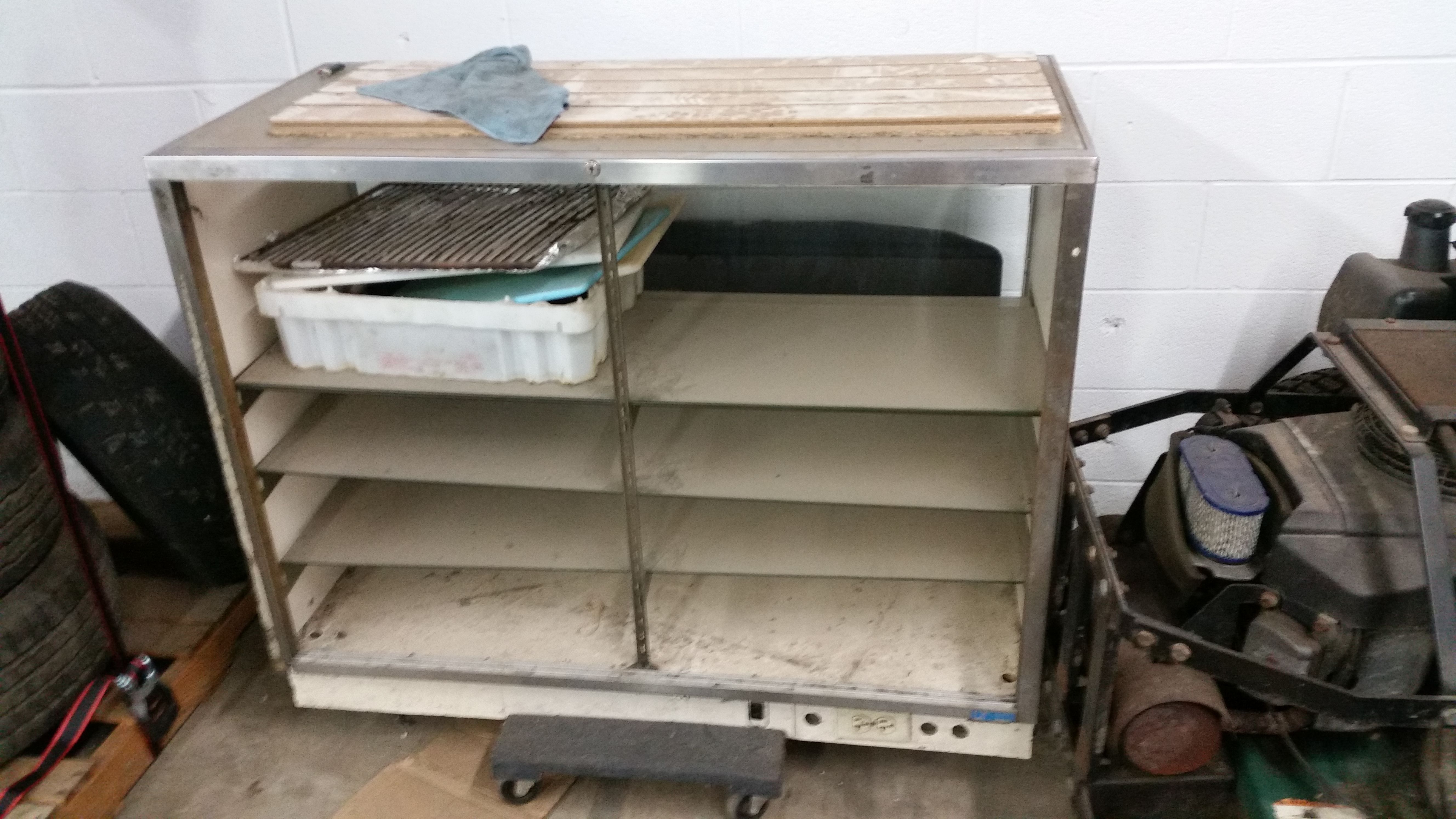 4 ft glass show case $40 obo