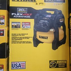 DEWALT
2.5 Gal. 140 psi Portable 20V Cordless Air Compressor with FLEXVOLT Advantage (Tool Only)