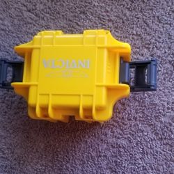 Invicta  Diver Watch Storage Carry Case YellowInvicta