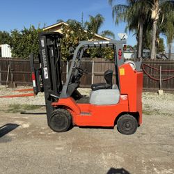 Toyota Forklift (READ LISTING)