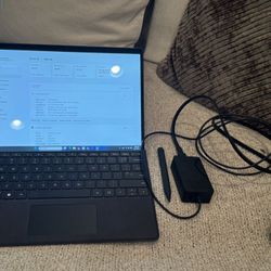 Surface Pro 9 – i7 / 16GB RAM / 256GB SSD – w/ Keyboard & Pen