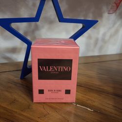 Valentino Donna Born in Roma Intense