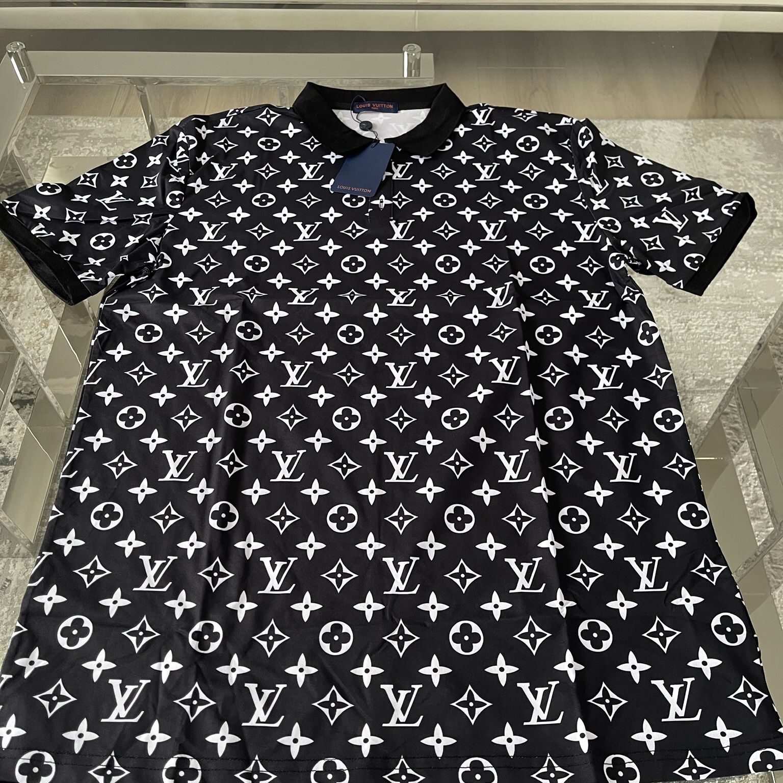 Louis Vuitton T Shirt for Sale in Dallas, TX - OfferUp