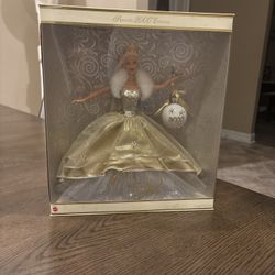 Vintage Special 2000 Edition Holiday Celebration Barbie Doll Blonde New in Box