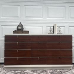 ✨Now $375 with free delivery (up to 15 Miles) Vintage Greige MCM Johnson Carper 12-Drawer Dresser – Refinished Beauty ✨ 58” W x 18” D x 32” H