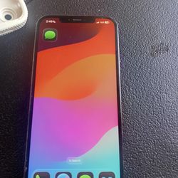 iPhone 12 Pro Max 128 GB back is cracked ! Fully unlocked any carrier