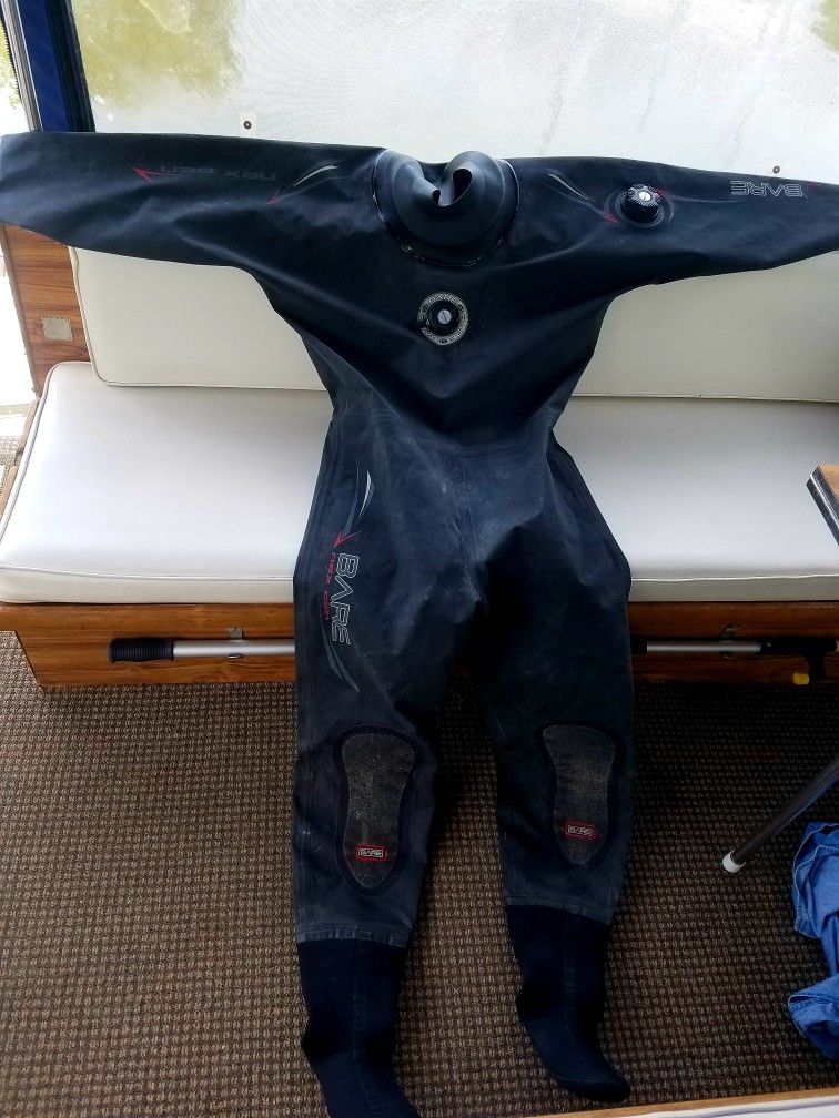 BARE SCUBA DRYSUIT