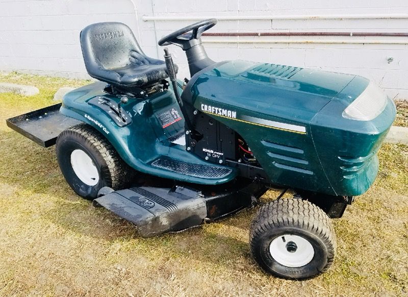 42 inch craftsman LT1000 riding mower tractor w rear carrier for