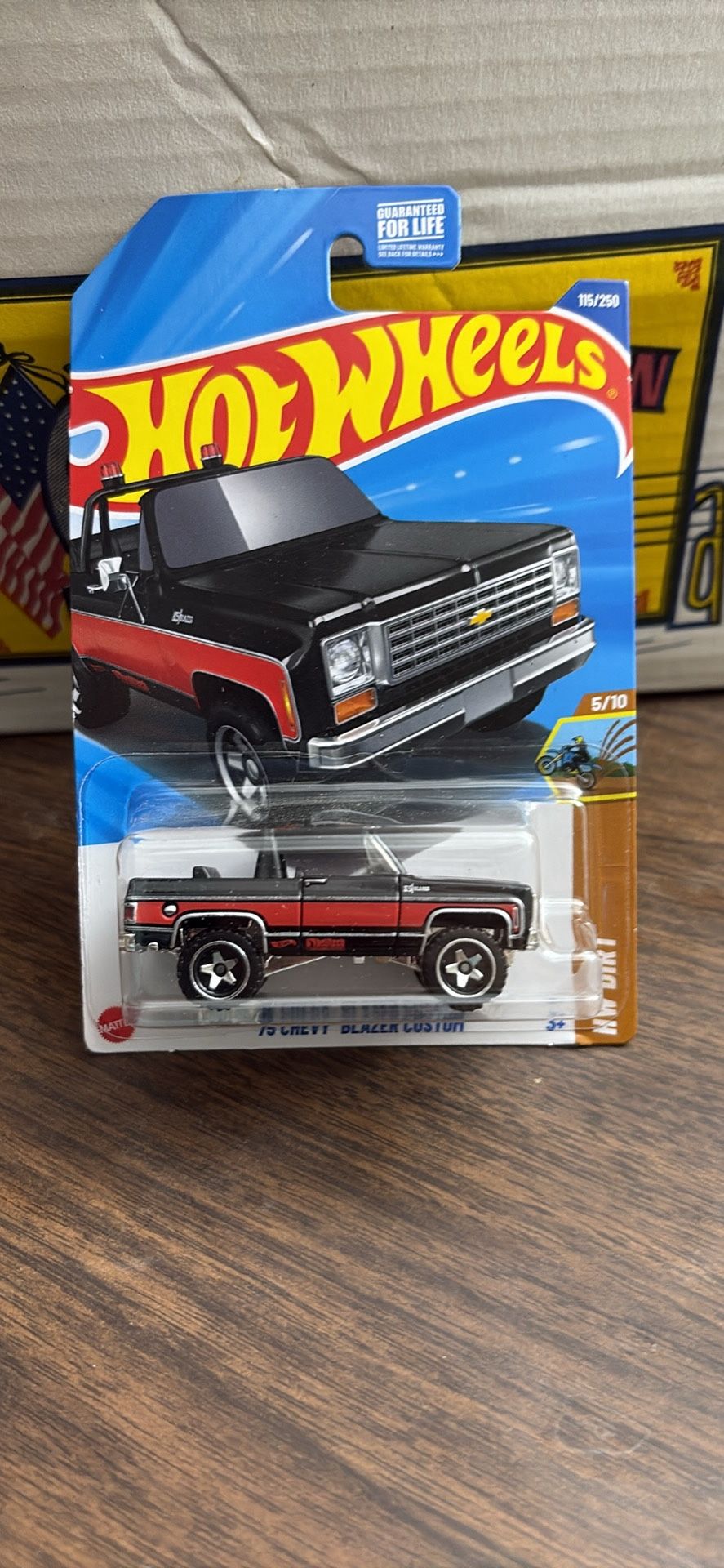 Hot Wheels 2025 Case F '75 Chevy Blazer Custom