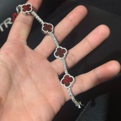 Van Cleef moissanite