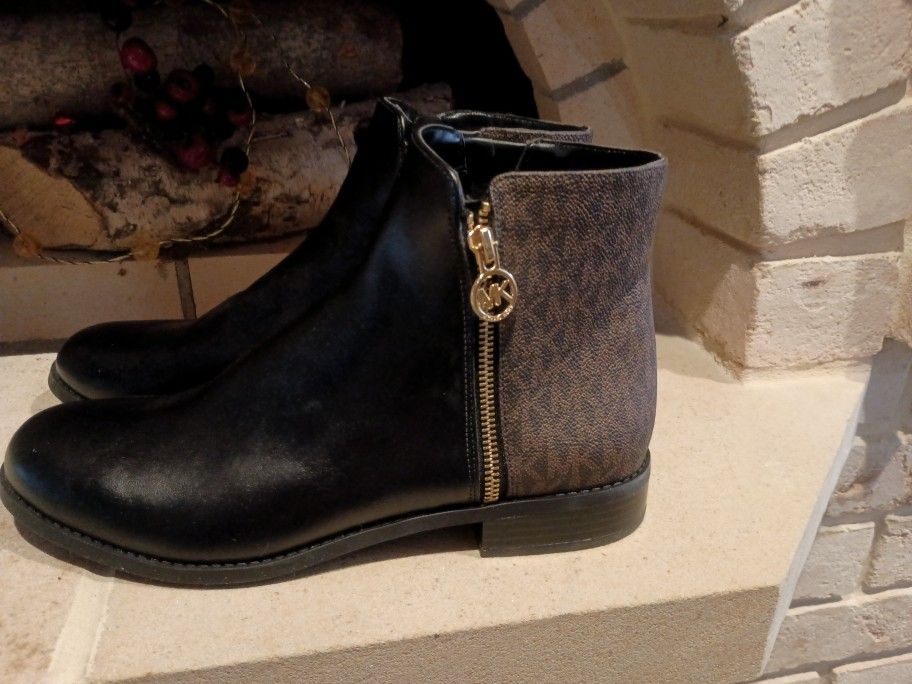 Michael Kors Shoe Size 10 New