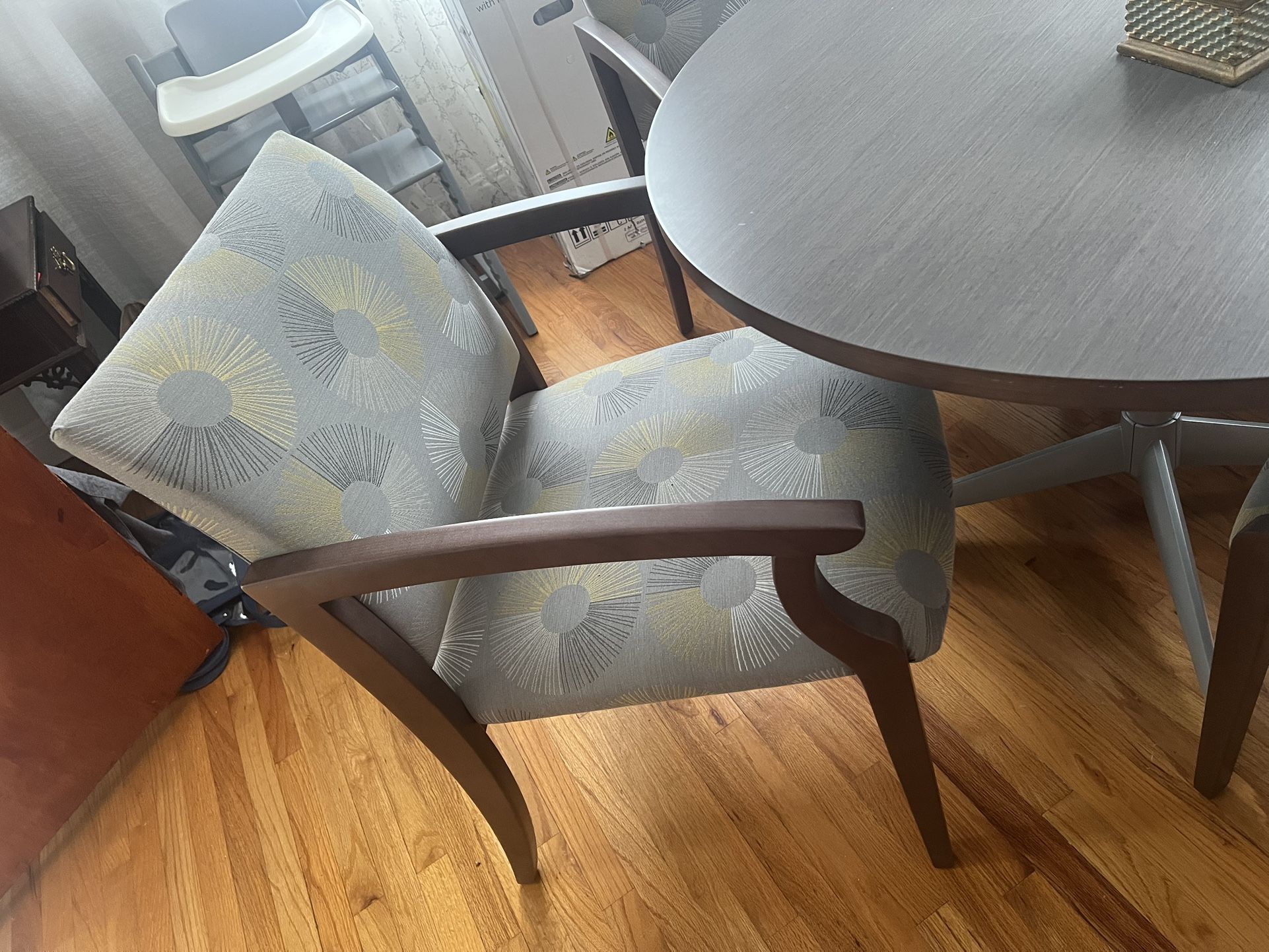 Office Furniture Table With Four Chairs Great Shape