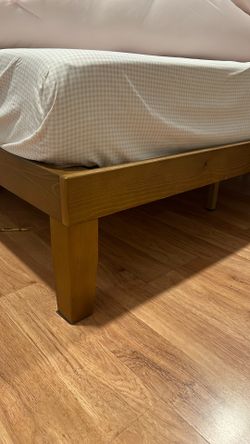 Wooden bed frame queen bed