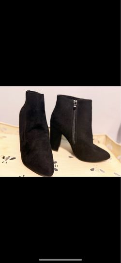 Black booties $7