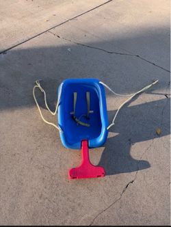 (Free) Little Tikes Swing with hooks