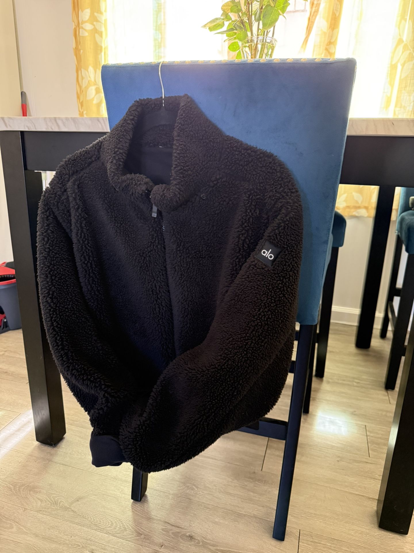Alo Sherpa Jacket - www.benaras.co