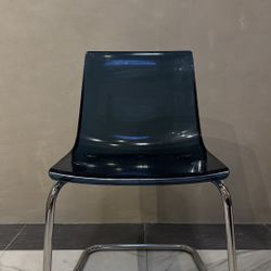 Set of 4 Blue Acrylic Dining Tables 