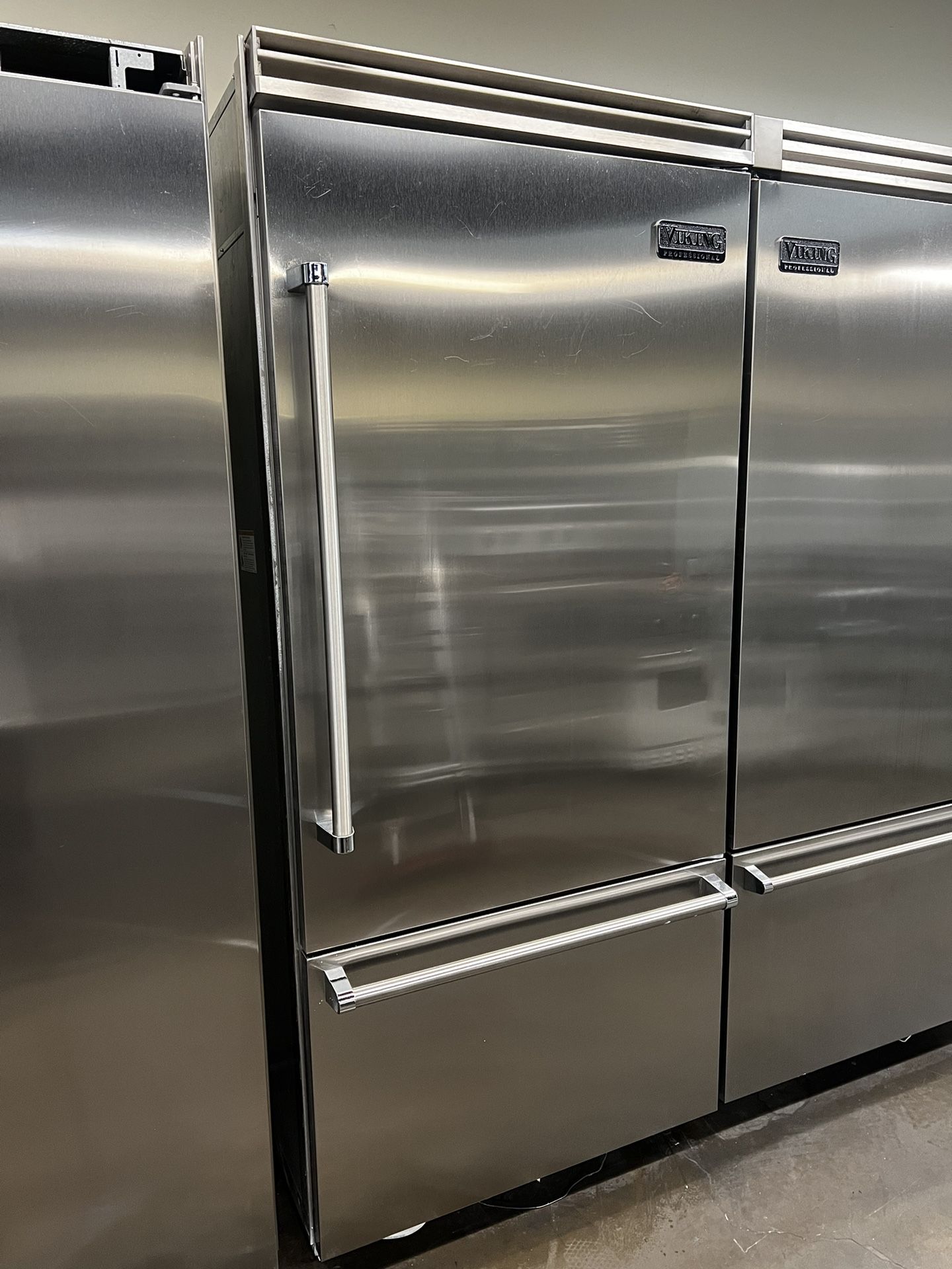 Viking 5 Series 36” Stainless Steel Built In Refrigerator Bottom Freezer