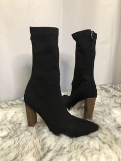 Size 7.5- Lola Shoetique Sock Bootie