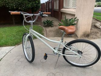 WHITE WEIZE WOMENS & MENS BICYCLE