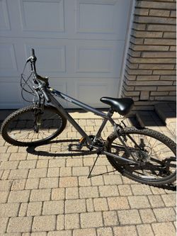 Magna Great Divide 26in Men's Mountain Bike 21-Speed Gray/Green