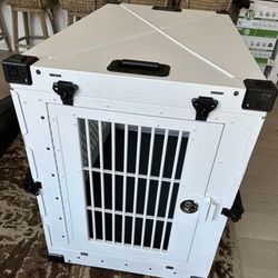 Impact Dog -crate.