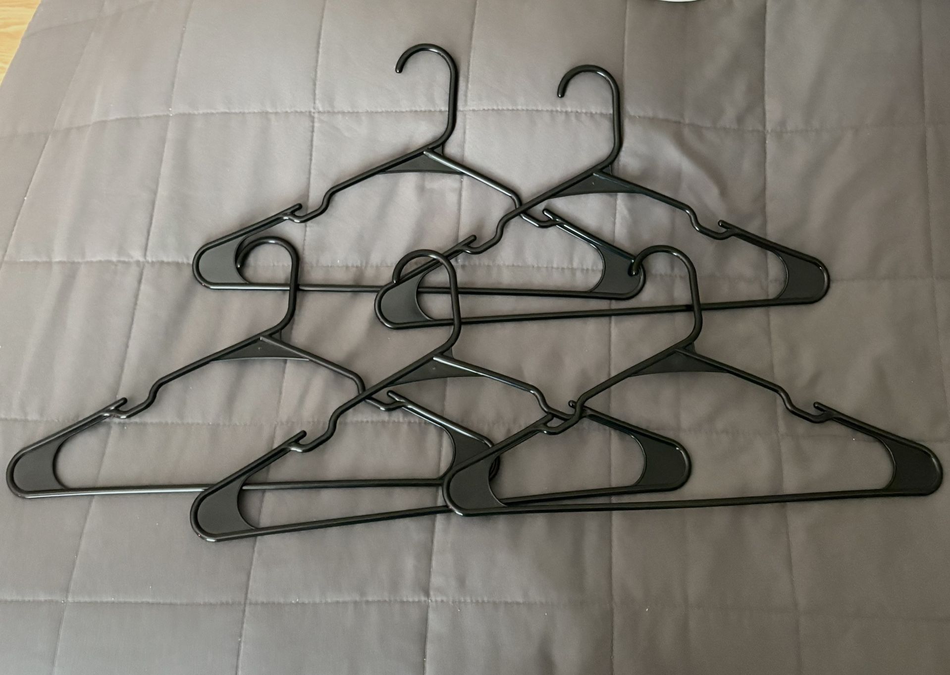 5pk Plastic Hangers Black