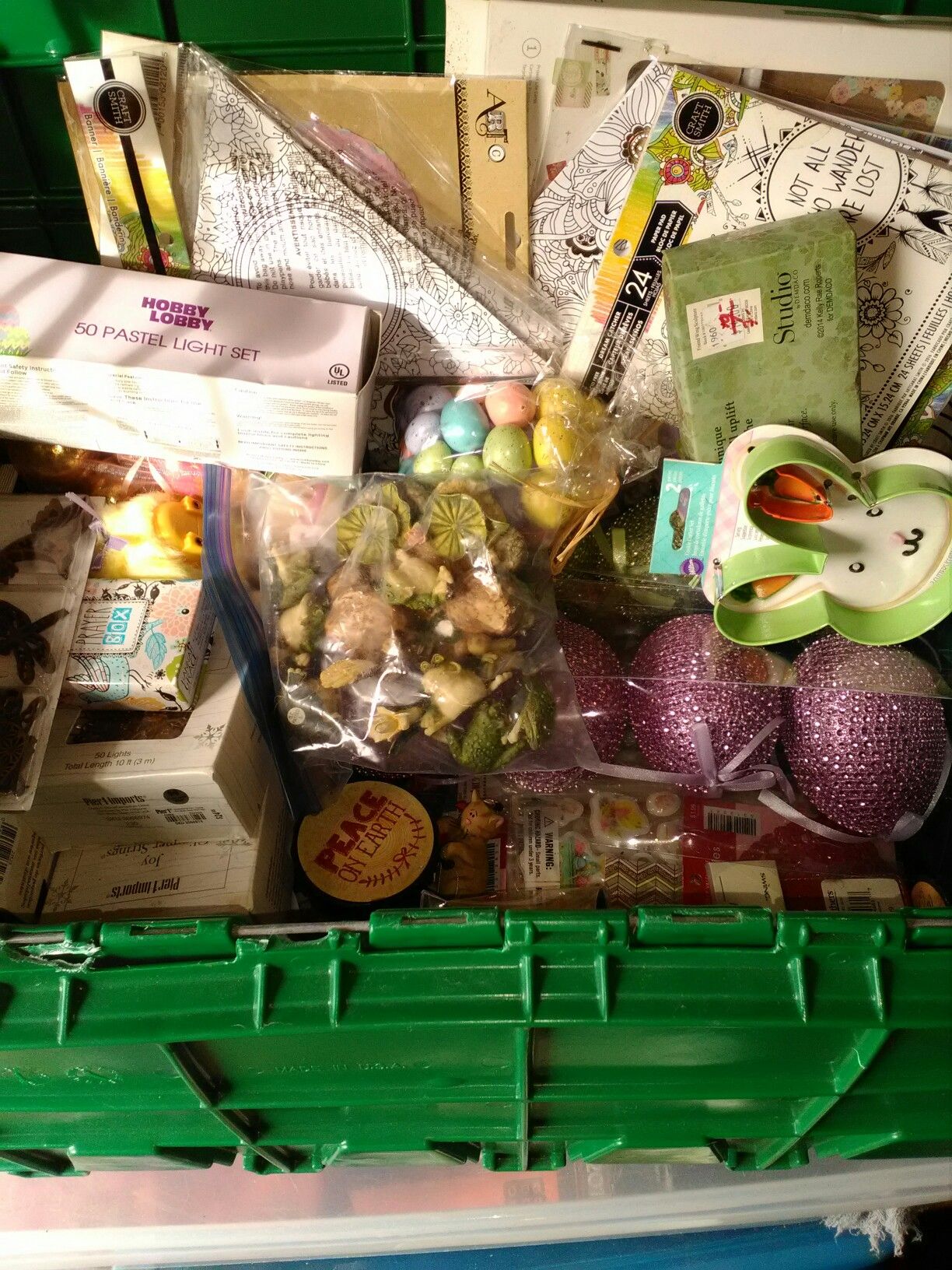 Arts and crafts supplies