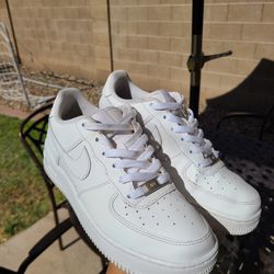 7Y Nike Air Forces ( 8.5 Women's)