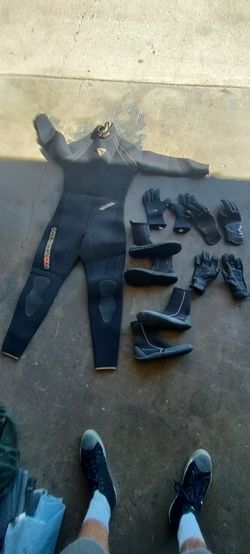 Diving Stuff Wetsuit Booties Gloves Fins