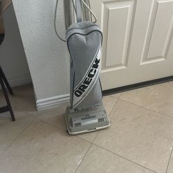 Oreck Vacum Cleaner