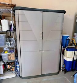 Excellent Rubbermaid Storage Shed - Practically New!