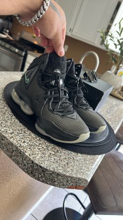Nike LeBron 19 Black Aqua (GS)size 5