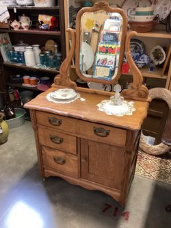 Maple wash stand with mirror – late 1800s