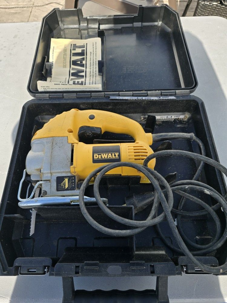 DeWalt DW317 Variable Speed Orbital Jig Saw