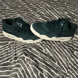 Jordan 4 RM
